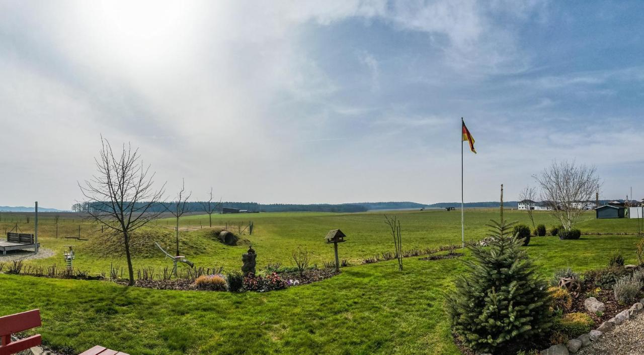 Ruhige Ferienwohnung Mit Panoramablick Ingoldingen Exterior photo